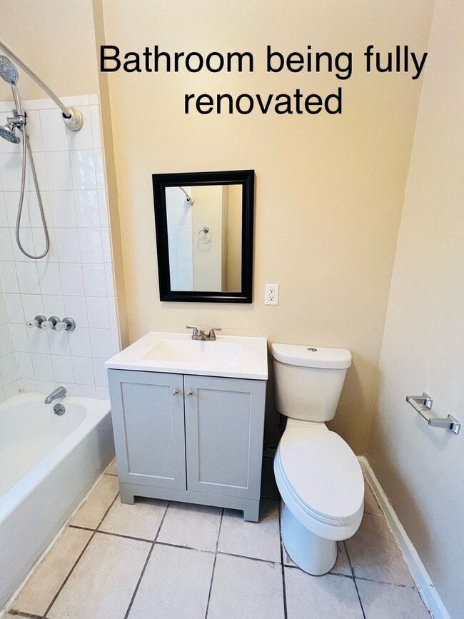 Baño - 7615 S Emerald Ave Unidad 1