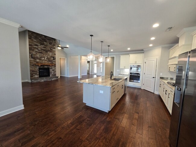 Building Photo - Gorgeous 3 Bedroom, 3 Bath Home Built in 2021- Madison, Alabama