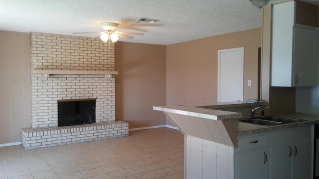 Photo - 219 Elizabeth Dr