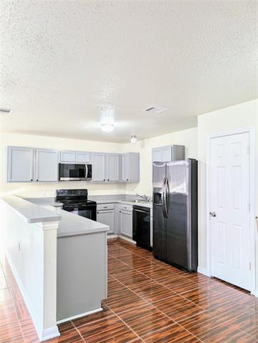 Photo - 240 Crowfoot Dr