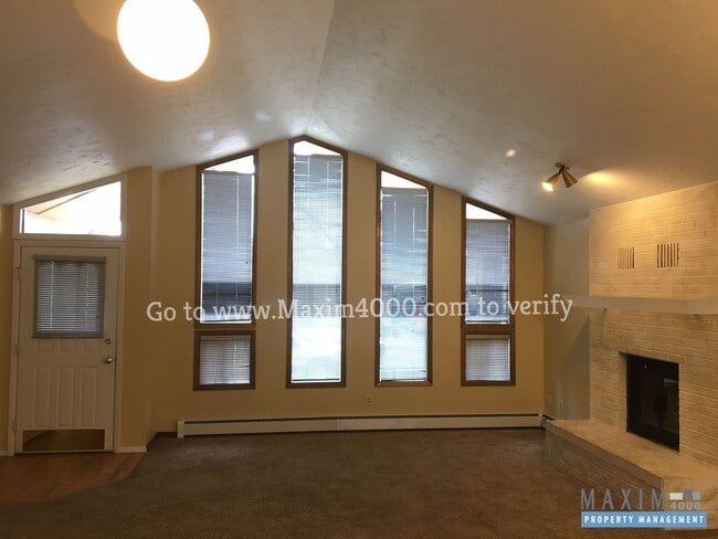 Photo - 2112 N 17th Cir