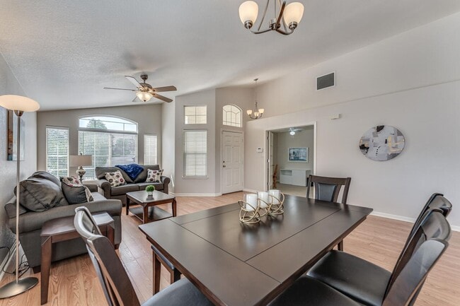 Photo - FULLY FURNISHED Sparks home with all utilities included and flexible lease options