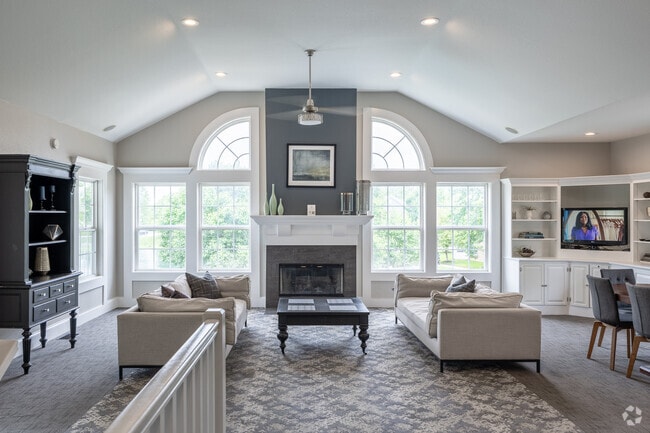 Clubhouse - LINDEN SQUARE