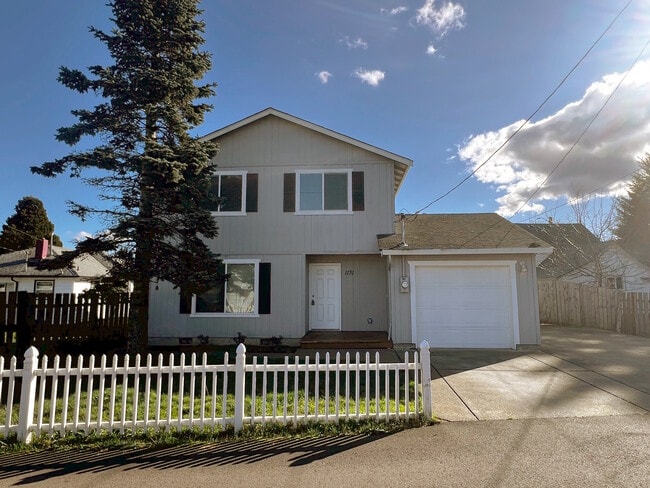 Photo - 1131 2nd St NW