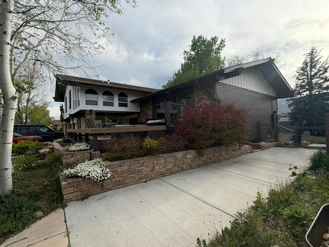 Photo - 345 Seminole Dr