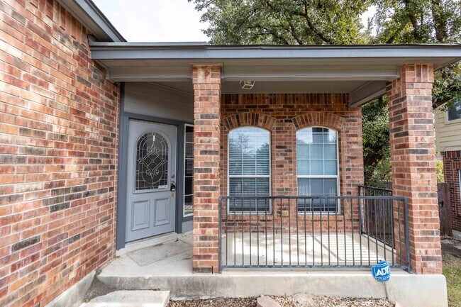 Photo - 906 Ashbury Bluff