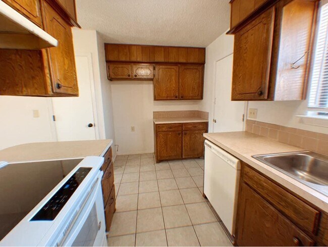 Photo - 1639 N Cedar Loop