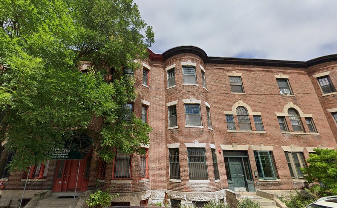 Photo - 533 Newbury St Apartments Unit B