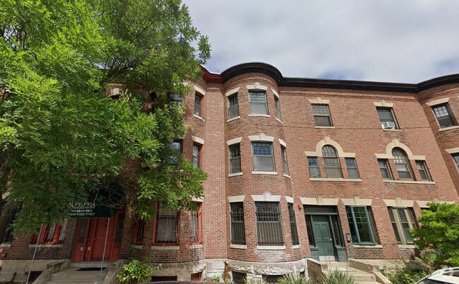 Building Photo - 533 Newbury St Unit B Rental