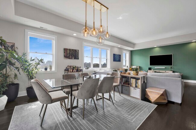 Photo - 340 W Evergreen Ave Unit 340 W Evergreen Ave #6E