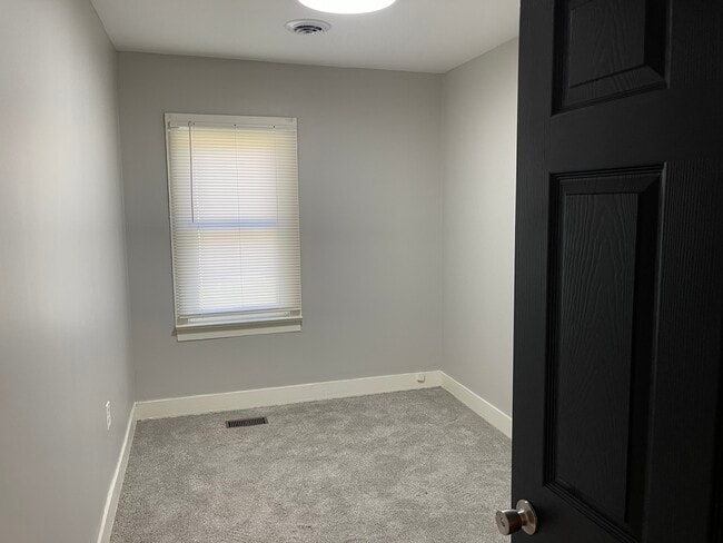 Photo - 4761 Warnock Ave