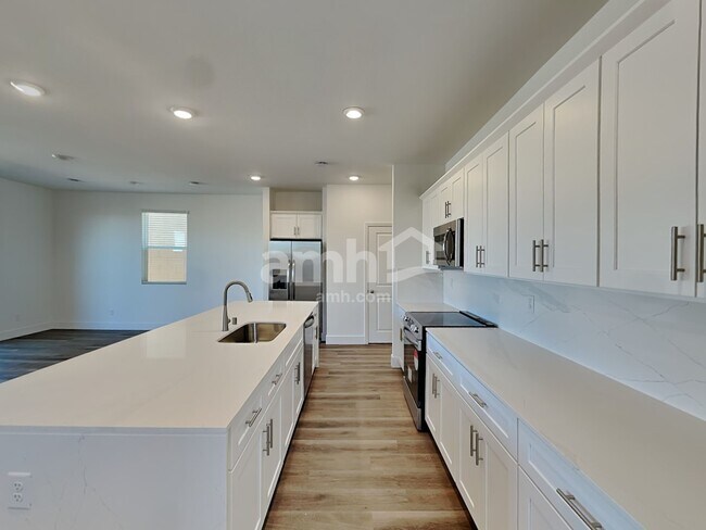 11140 Magallanes St