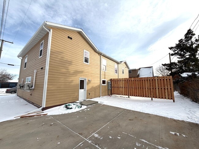 Photo - 1904 N Harris St Unit B