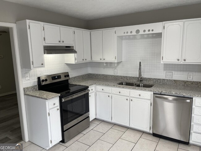 Photo - 859 Park Pl NE