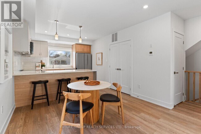 Photo - 15 Acorn Ave