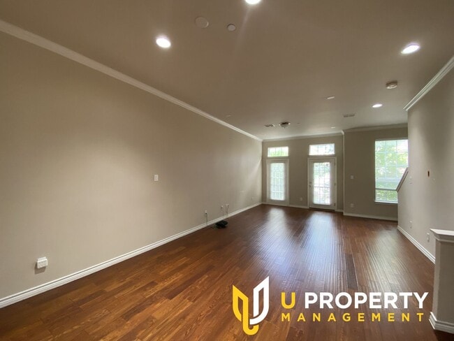 Photo - 15831 Breedlove Pl