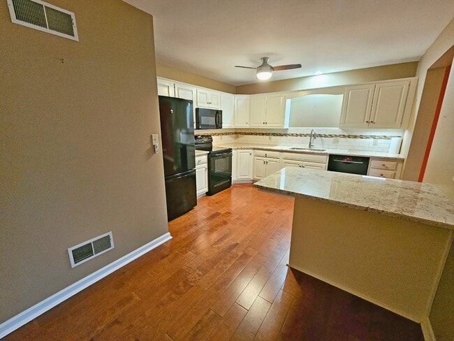 Photo - 306 Treetops Ct