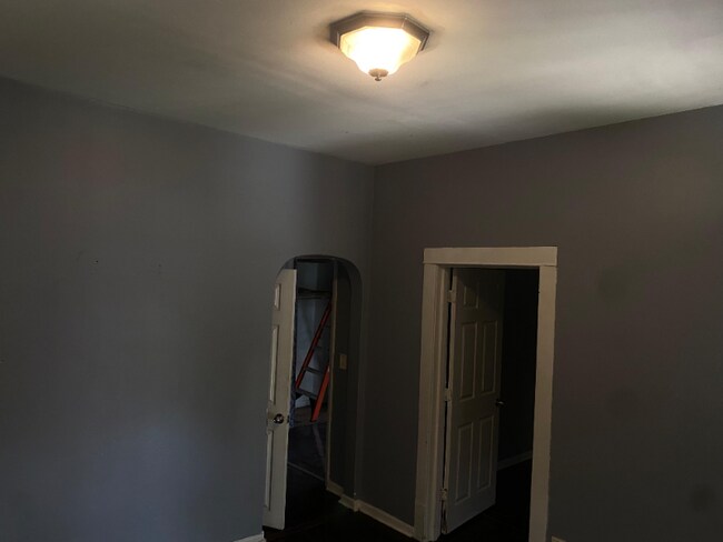 Photo - 223 E 15th St