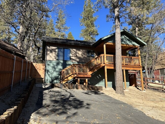 Building Photo - 52810 Sugar Pine Dr Rental