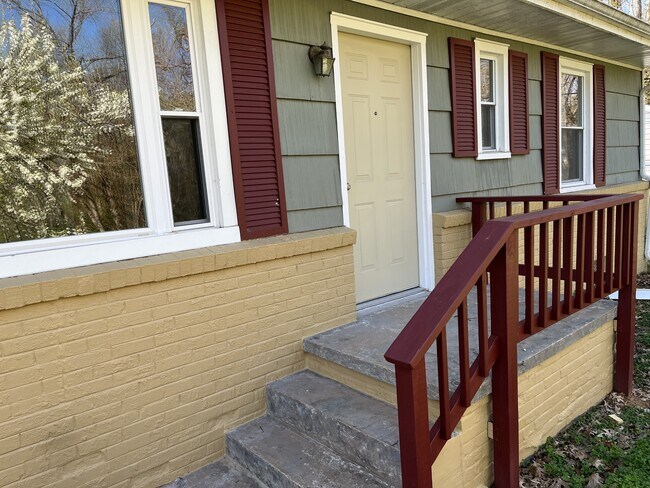 Photo - 2911 Davis St SE