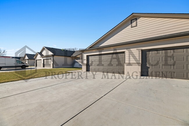 Photo - 3225 N Cedar Downs Ln