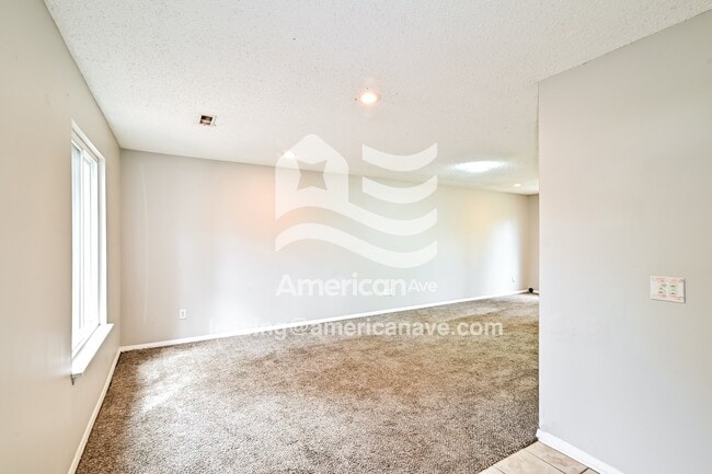 Photo - 421 Rockingham Rd