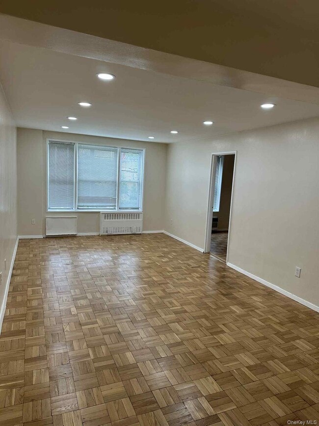 Building Photo - 250 N Broadway Unit 2E