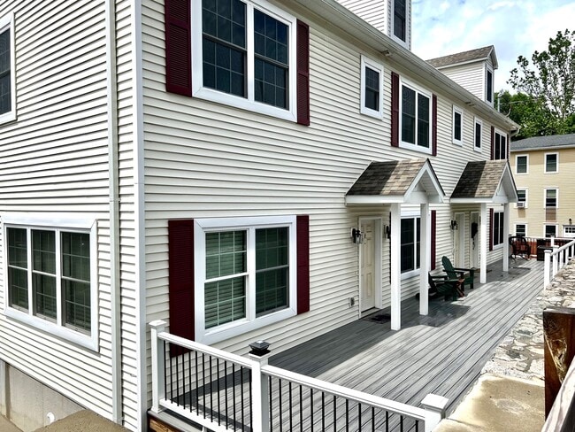 Photo - 1002 N Division St