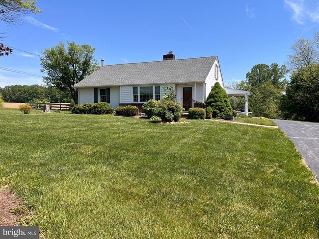 Photo - 283 Old Stottsville Rd House