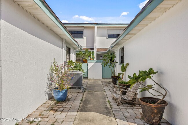 Photo - 194 Queens Ct