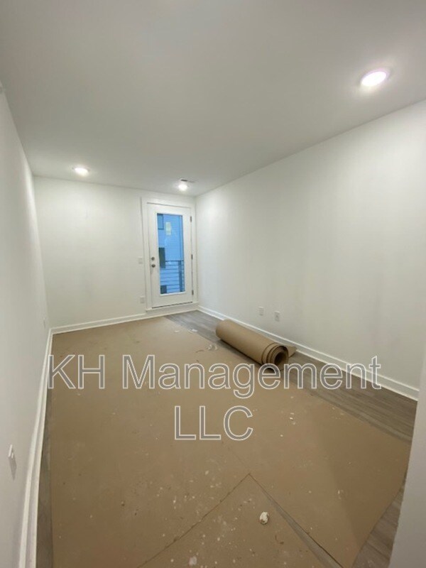 Photo - 3932-36 Mt Vernon St