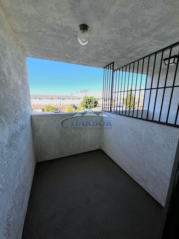 Photo - 4567 W 159th St Unidad 5