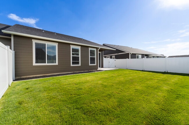 Building Photo - Majestic Villas Rental