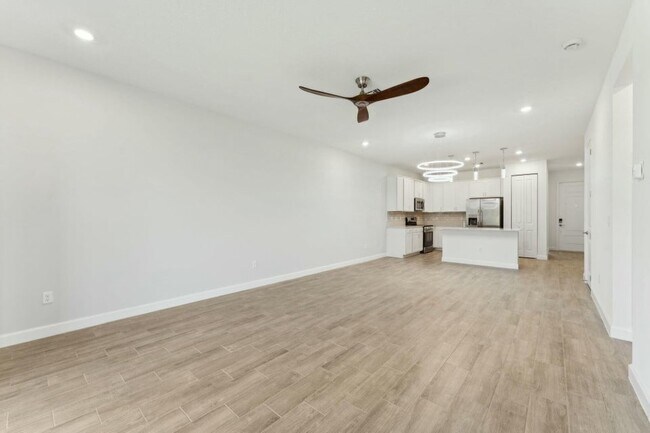 Photo - 13667 Hero Path