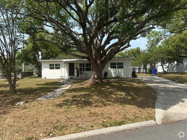 Building Photo - 725 W Shady Ln Rental