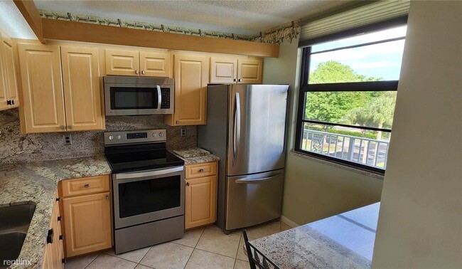 2 br, 2 bath Condo - 9235 Lagoon Pl # 1005 - 2 br, 2 bath Condo - 9235 Lagoon Pl # 1005 Unidad # 1005