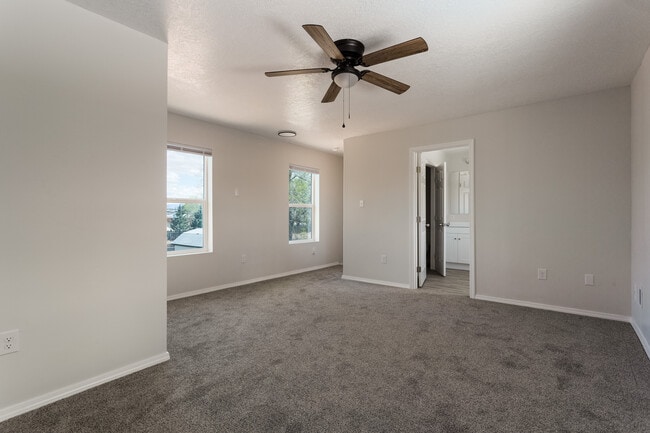 Photo - 5002 La Cienega St NW