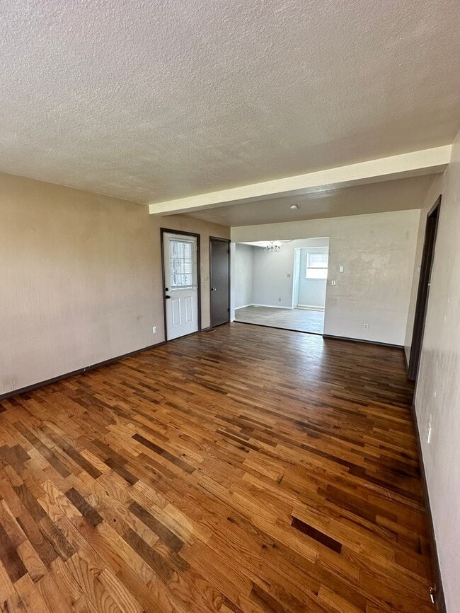 1702 1st St SE