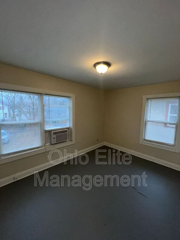 Photo - 1483 Republic Ave