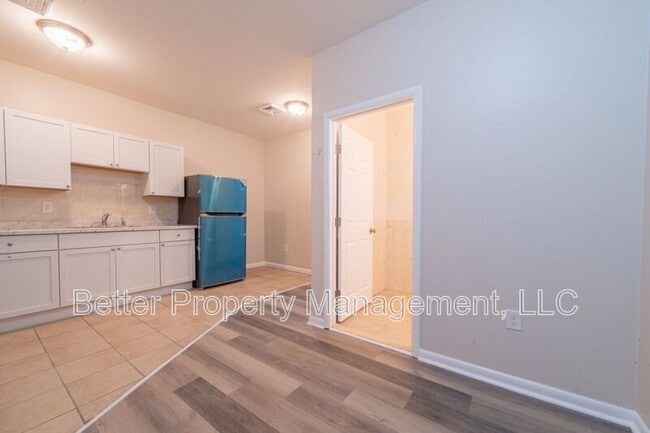 Photo - 112 N High St Unit C4