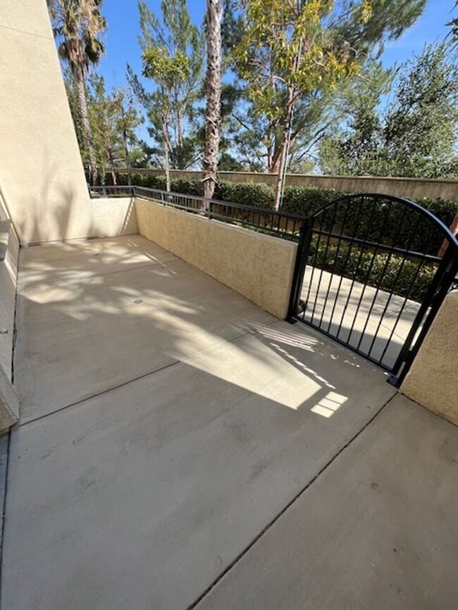 Photo - Beautiful 2 Bedroom, 2 1/2 Bathroom Porter Ranch Townhome! Ready for Move In!