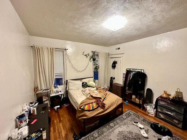 Photo - 14 Ashford St Unit 4R