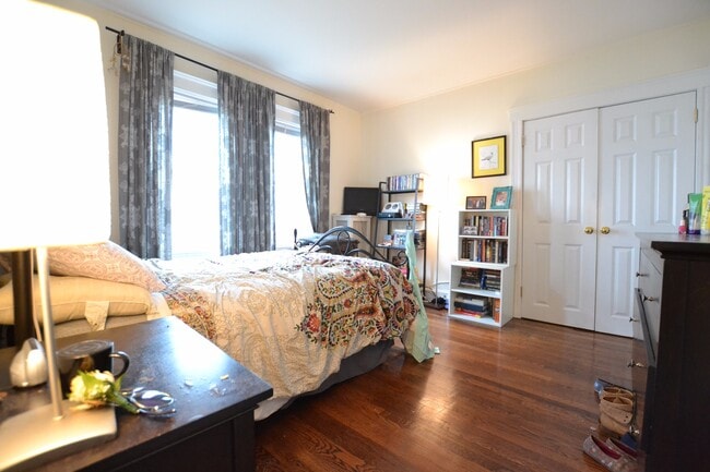 Photo - 74 Hobart St Unit 2