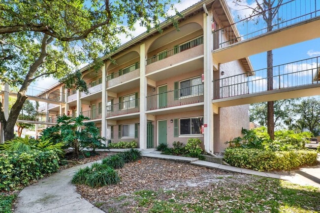 Newly Renovated ~ Ground Floor Condo in th... - Newly Renovated ~ Ground Floor Condo in th... Unidad 150