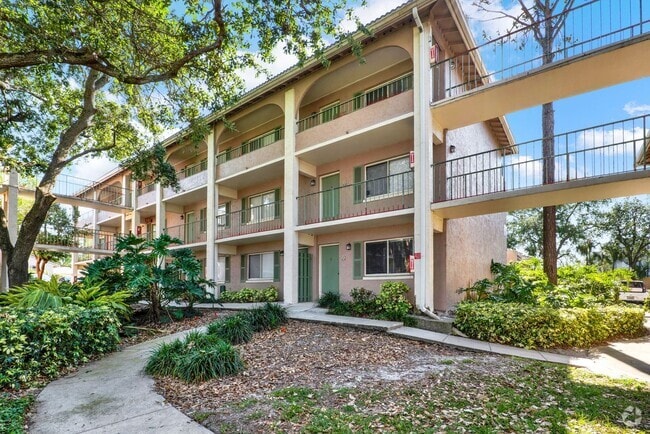 Building Photo - Newly Renovated ~ Ground Floor Condo in th... Unit 150