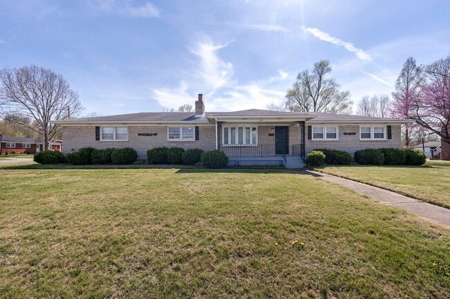 Building Photo - 1702 Bonnyville Blvd