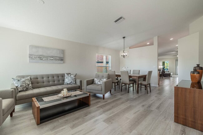 Building Photo - 4477 Sanibel Way