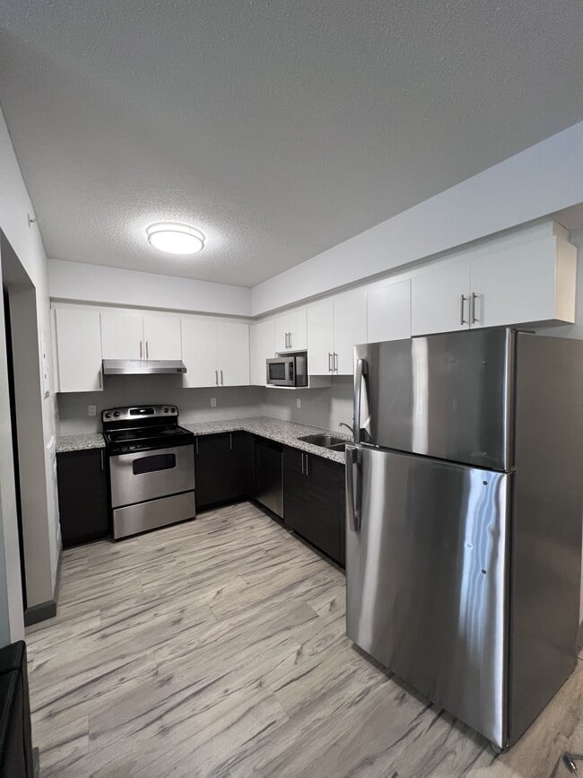 Photo - 258A-258A Sunview St