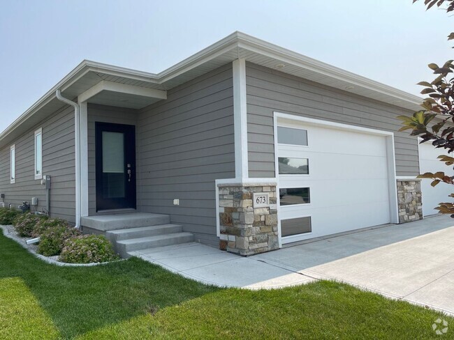 Building Photo - 2 bedroom Townhome in Dakota Dunes, SD