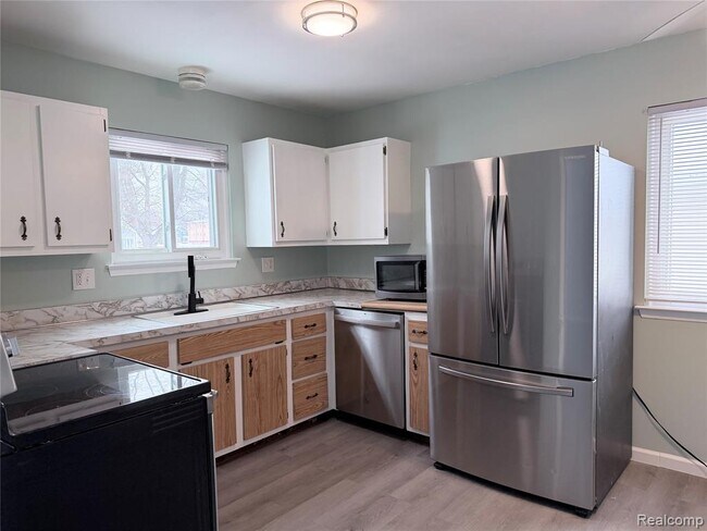 Photo - 166 W Coy Ave